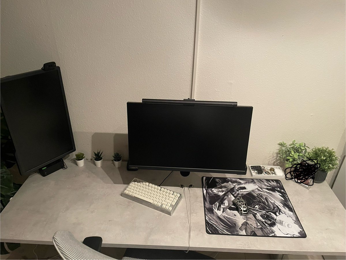 xander tweet media