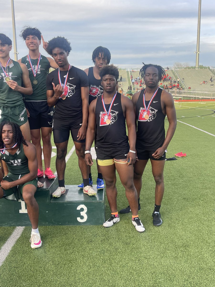 JV 4x400m Relay 🥉: 3:39.00 #DuncanvilleFAST #THISYEAR