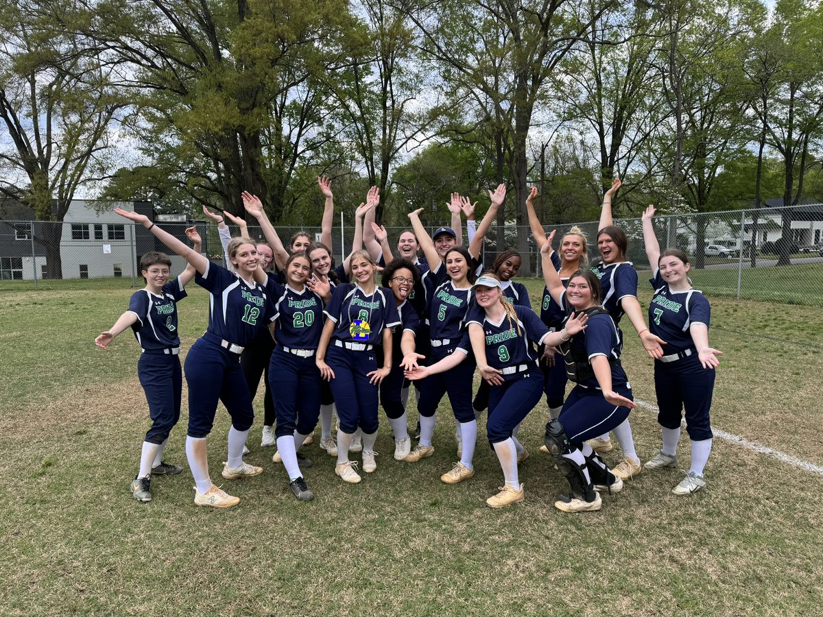 Pride_Softball's tweet photo. Our #PridePlayeroftheGame for today is Avery Goodwin! She had a solid game at the plate with a few base hits and owned it at second. Great job today Avery💪🏼💪🏼

Woooooo! Look at her #popthechain - and we’re kicking off the weekend with a win over Broughton 17-8! 💙💚 https://t.co/D8HOIbVcjy