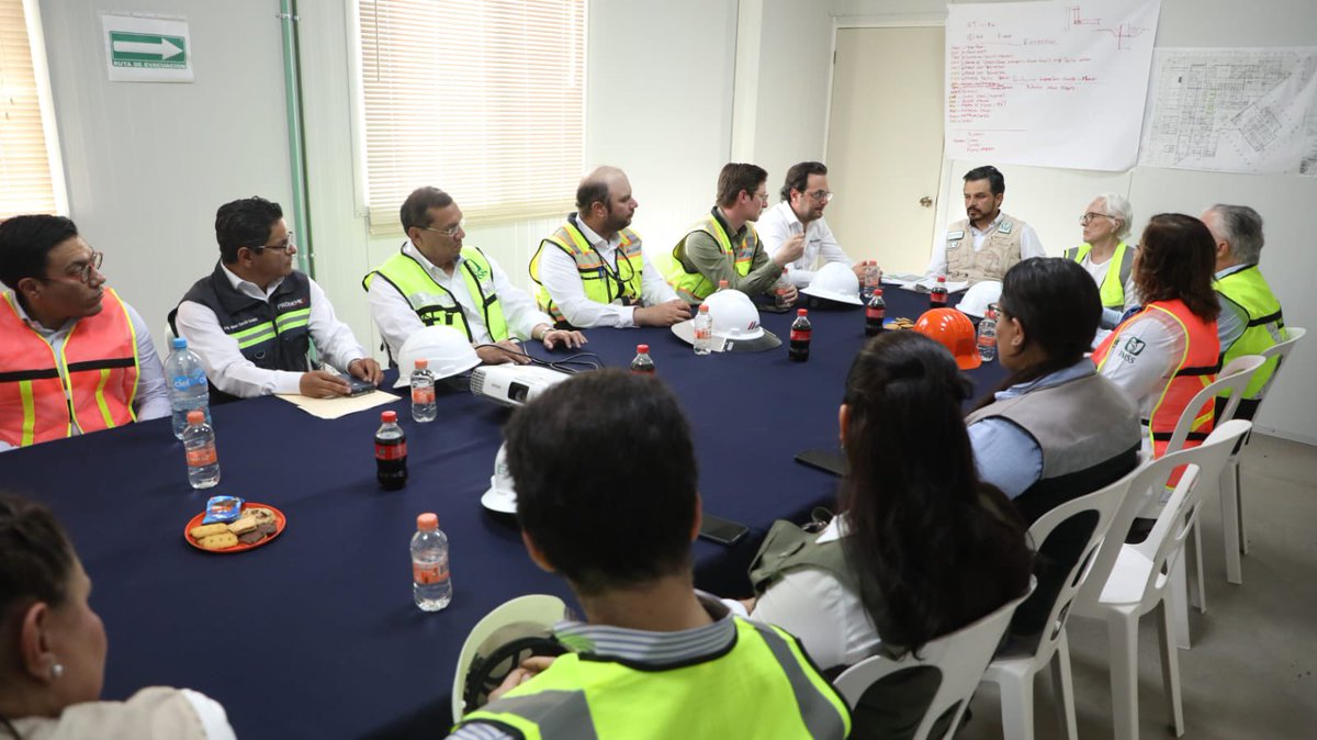 Estamos en #Hidalgo supervisando los avances de la construcción del nuevo Hospital General de Zona de #Tula y también supervisando cómo va la compra del equipo médico que estará operando aquí. El hospital contará con 144 camas, brindará servicios y especialidades con las que…