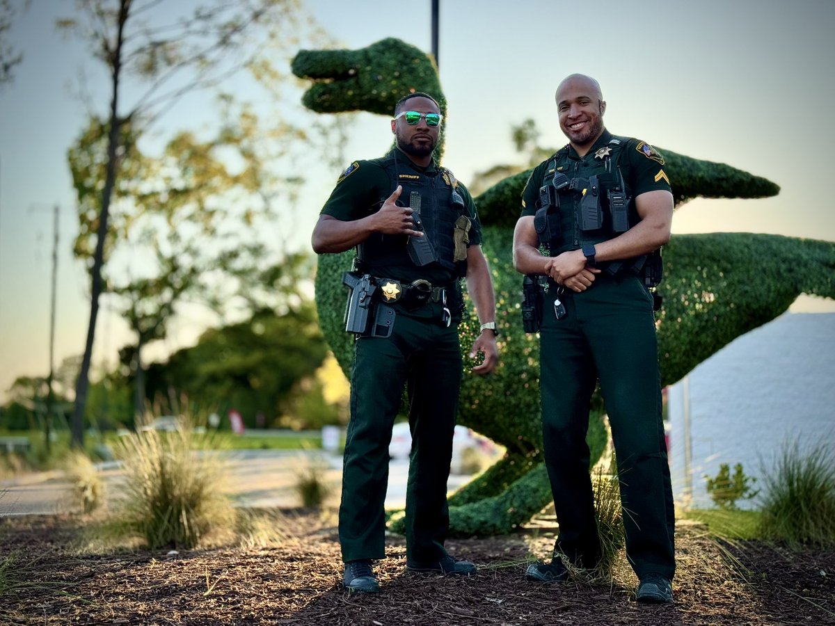 Duck… duck… goose! Happy Friday, #OPNation. Tonight you will be riding with @Cpl_D_Smith & @DepFowler_BCSO. Grab your watch buddy and your #OPLive snacks and get ready for the show. #BerkDoesWerk