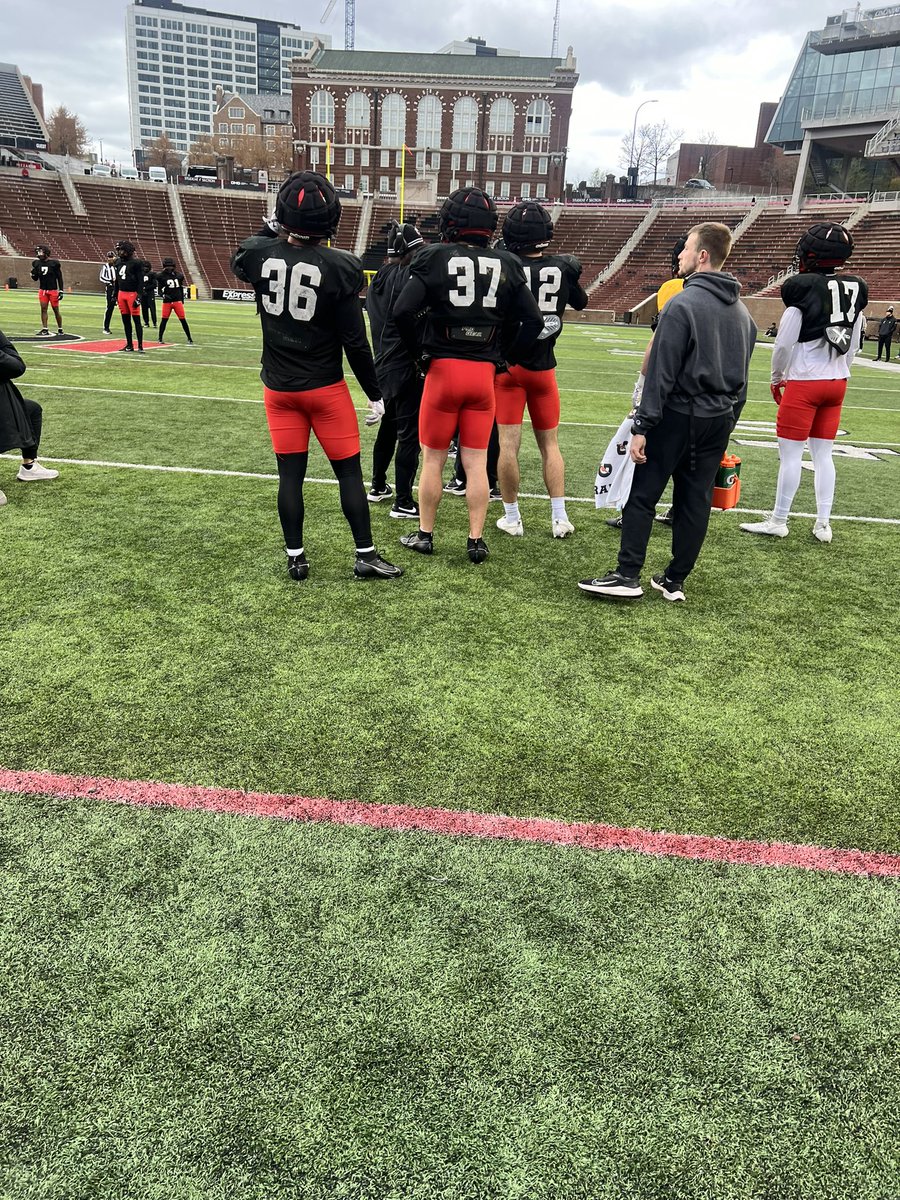 Had a great time today at Cincinnati thanks for having me !!🐾 @CortBraswell @CoachCawthon @Coach_Iverson @EastsideFB @GoBearcatsFB