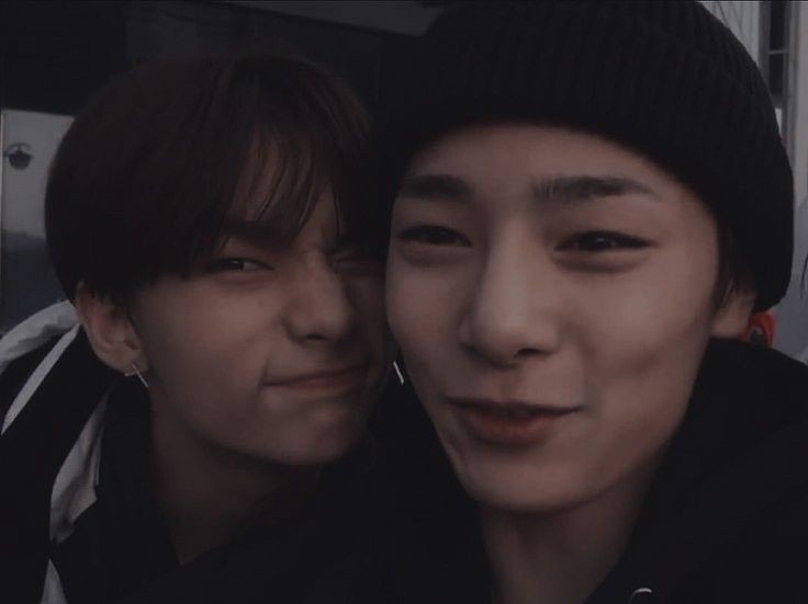 cmflxhan's tweet photo. Hyunin mini au - 𝑮𝒊𝒓𝒍 𝒄𝒓𝒖𝒔𝒉

Onde Hyunjin é apaixonado pelo seu melhor amigo há anos e se machuca toda vez que Jeongin fala da namorada.

ou

Onde Innie namora a mulher dos sonhos dele e tem o relacionamento perfeito, pelo menos é o que dizem as aparências. https://t.co/3EJ2StADO1