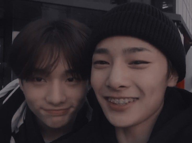 cmflxhan's tweet photo. Hyunin mini au - 𝑮𝒊𝒓𝒍 𝒄𝒓𝒖𝒔𝒉

Onde Hyunjin é apaixonado pelo seu melhor amigo há anos e se machuca toda vez que Jeongin fala da namorada.

ou

Onde Innie namora a mulher dos sonhos dele e tem o relacionamento perfeito, pelo menos é o que dizem as aparências. https://t.co/3EJ2StADO1