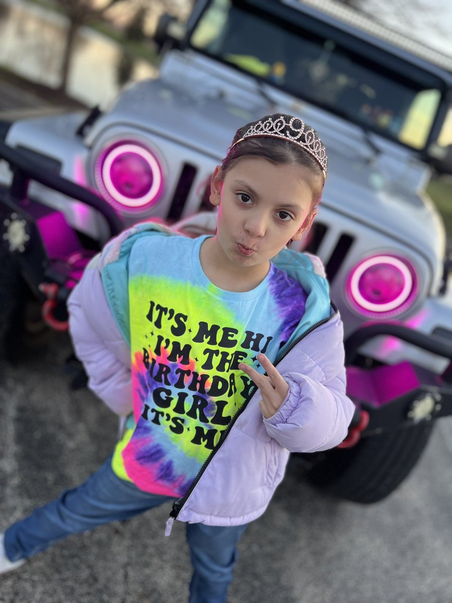 bigdaddyrincon's tweet image. The lil’ one turned 9 today. Birthday dinner at @Outback with the whole family. She’s a huge @taylorswift13 fan and told me the #jeep had to have pink headlights tonight.  @KovandaKadin @KristinRincon5  #Family #Birthday #FridayFun