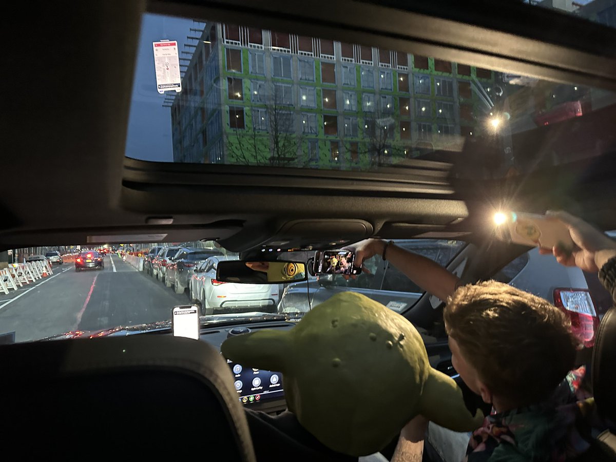 white_house_eth's tweet photo. I just got an Uber to Brooklyn and this mfer is wearing a goblin mask 💀 https://t.co/4GpLKElT3T