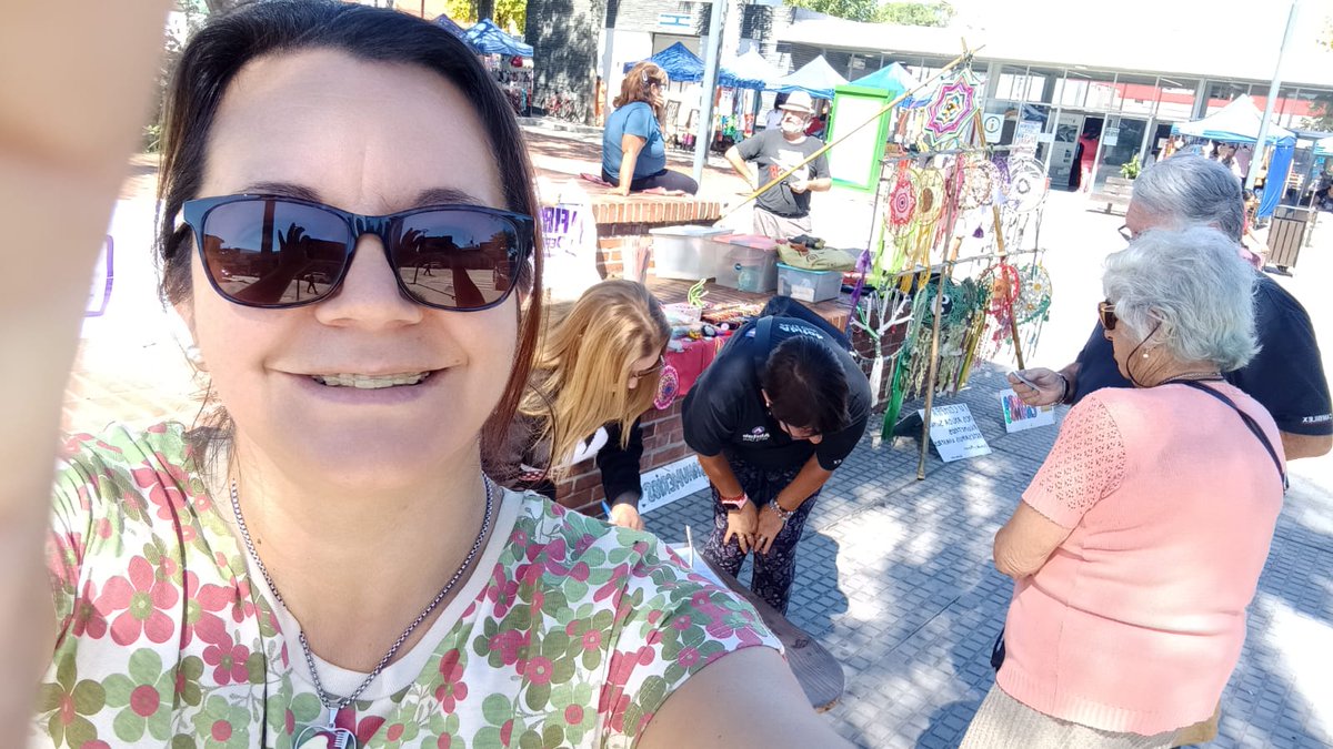 Hoy la Izquierda Viva de Rocha se movió en la Plaza 'Gral. Artigas' de Chuy recolectando firmas. 

Tenemos que seguir. 

#AlFrenteConCarolina 
#SumateALaRevuelta 
#MetéUna 
#IzquierdaViva