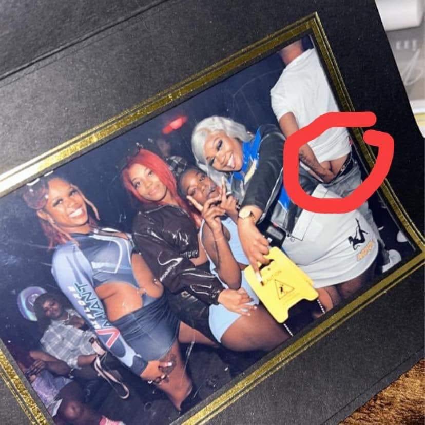 WORLDSTAR's tweet photo. Oh nah..😭😭 https://t.co/V9qlIcRPeo