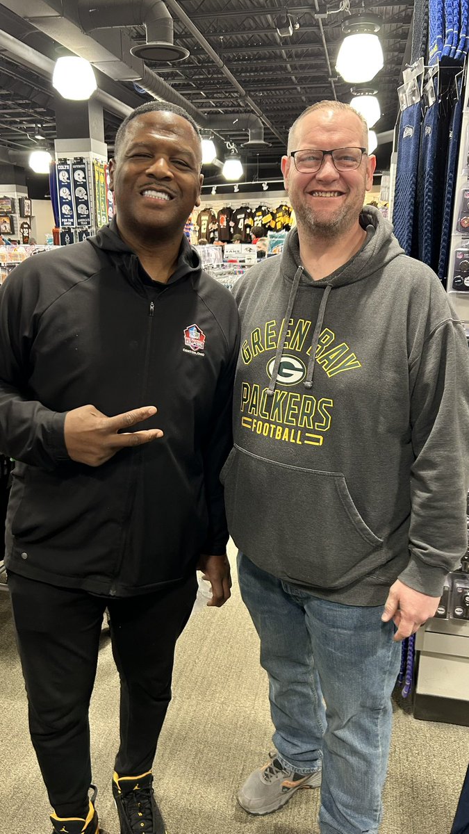 This man is the best such a great person @leap36 Go PACK GO!!!