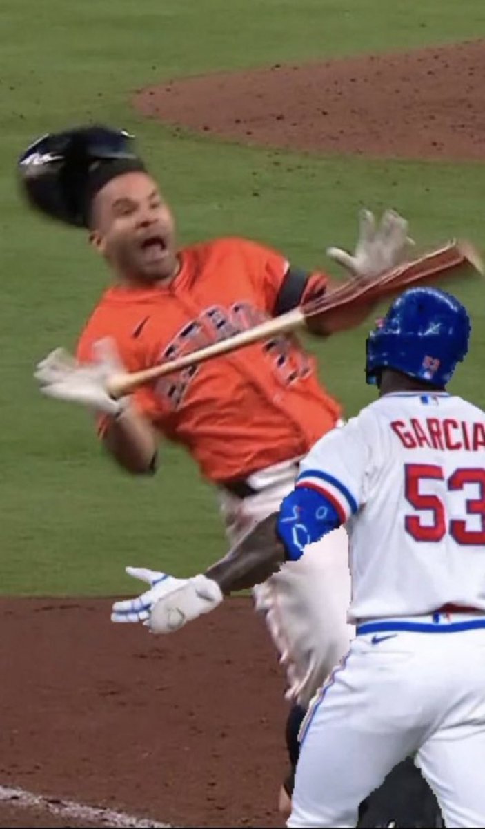 TheDallasNation's tweet photo. THIS PHOTO CAME TO LIFE 😂💀

THE HOUSTON ASTROS ARE SCARED OF ADOLIS GARCIA https://t.co/y1WWrlqceG
