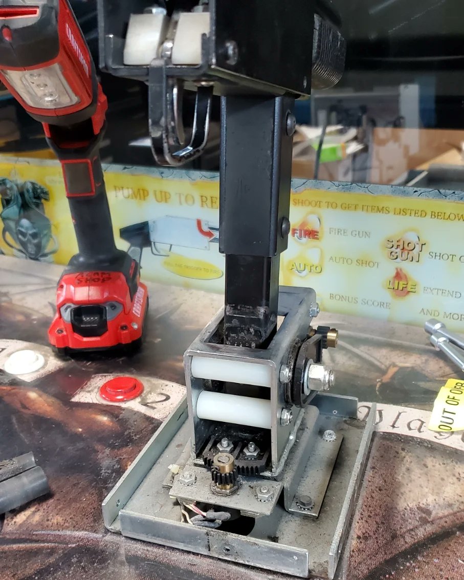 Arcade_Museum's tweet photo. #fridaynightintheshop Rebuilding the guns of our Zombie Raid! 🧟‍♂️
#nonprofit #arcade #museum #arcaderestoration #donate #retrogaming https://t.co/iTWzaGPTtX