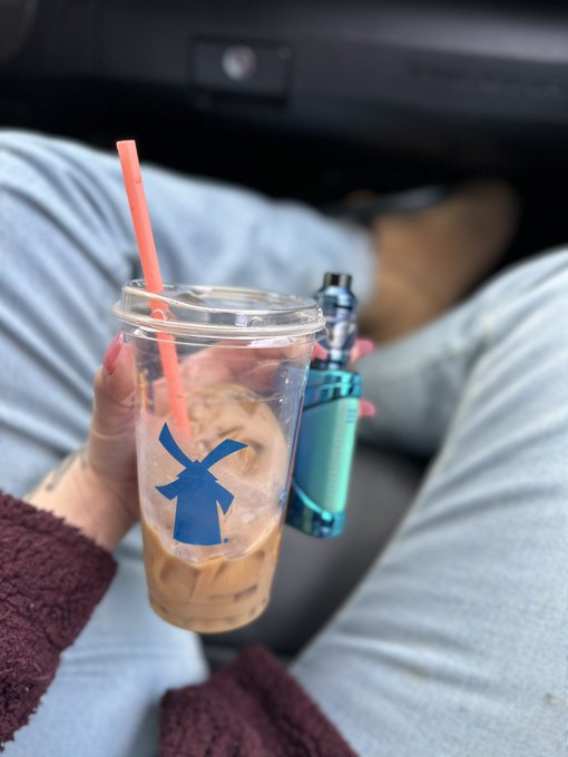 Cute little girly things! 💕💋🤭 my coffee order of the day : Nitro Cold brew, w oat milk, &amp; sugar free