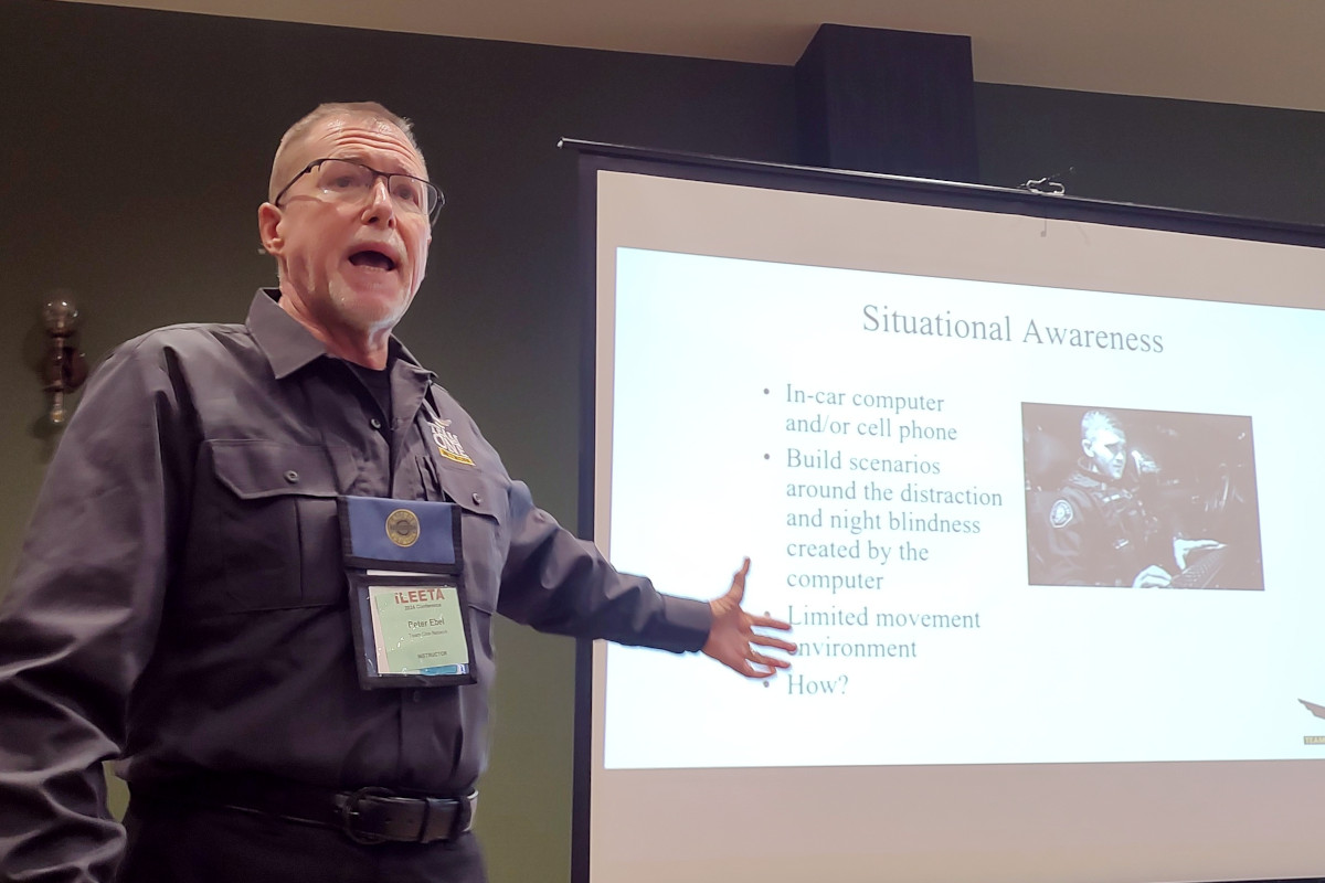 When officers are ambushed and under the threat of being killed, what would they do to survive? Ret. Lt. Pete Ebel shares ways trainers can teach officers to survive ambushes. loom.ly/Oe8wBfI #policeofficer #lawenforcement #policetraining #policeofficersafety #ileeta