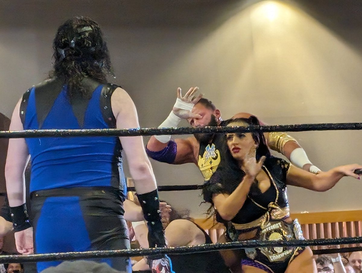 Wrestle Me tweet media