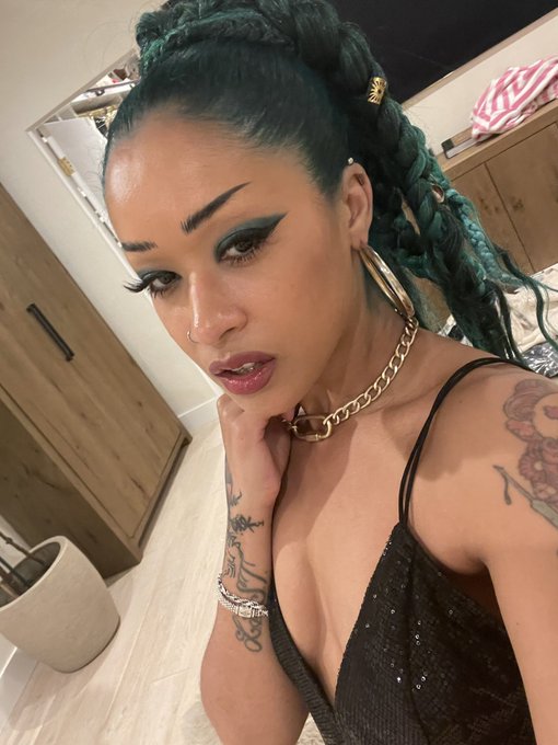 Hiiii 💋 https://t.co/lh4NeX9HpO<a href="/tag/tbt"class="tags"><span>#tbt</span></a>