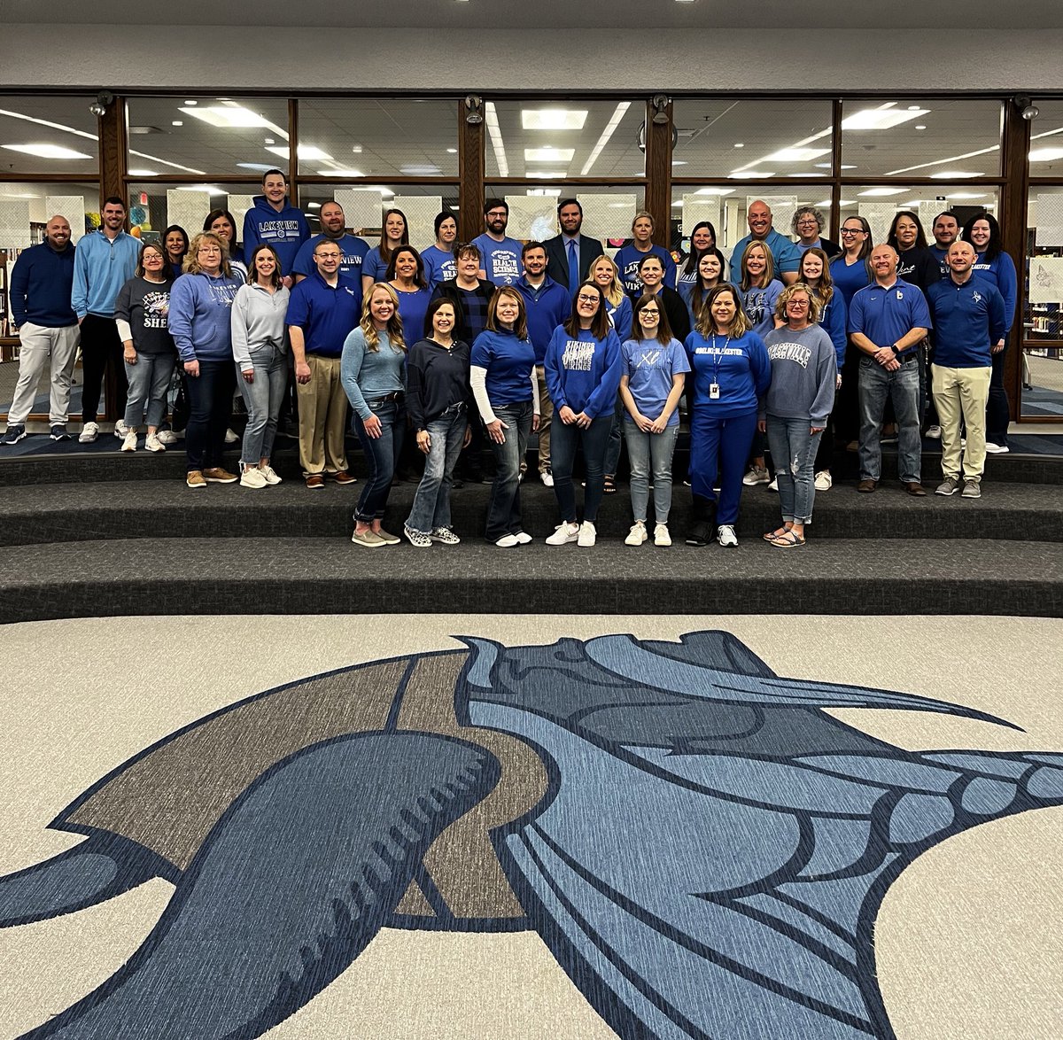 Today <a href="/Lakeviewhigh/">Lakeview High School</a> staff rocked our  💙BLUE💙 in honor of child abuse prevention. #Lakeviewvikes