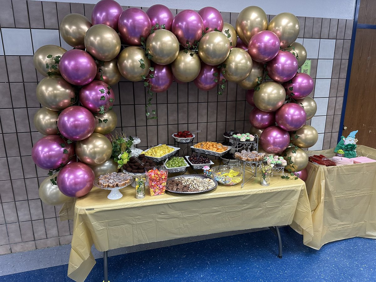 Hats off to Del Valle HS for kicking off the prom season with an amazing Silent, Sensory Friendly, Prom. Thank you DVHS, @YISD_SPED and the DVHS student organizations who came together to help make this a memorable Prom 2024. @YsletaISD @BrendaChR1 @RendonSylvia 🎤 💥