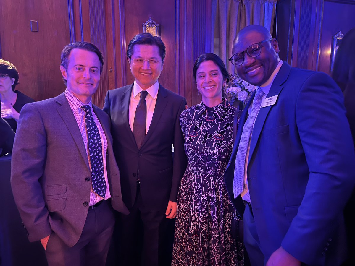 Honored to attend the @Renew_Democracy Heroes of Democracy Gala last night at Gotham Hall. Grateful to RDI Chairman @Kasparov63 & Executive Director @UrielEpshtein & incredible staff for the inspiring experience. Democracy defenders from Congress to Estonia, Zimbabwe, and…