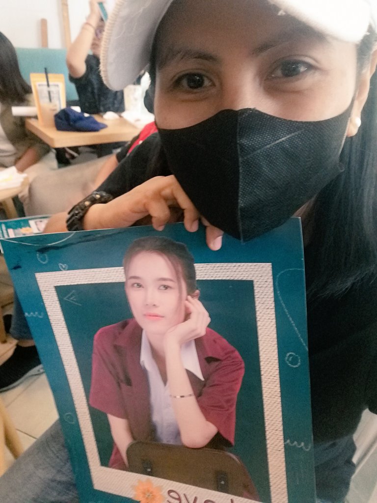 pinkjar26's tweet photo. What will I do If I See U in Person?
OMG i think Im going to faint..

LOOKKAEW MONTH 06
LOOKKAEW WE ALWAYS LOVE U
#lookkaewkamollak

 ROOTING FOR ANDA
#andaanunta
#AndaBeStrong https://t.co/ruxGGAuwBA