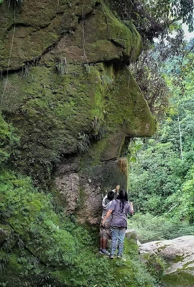 1/4
Rostro Harakbut: ¿Guardián de la mítica ciudad de "El Dorado"? 

El Dorado es una ciudad legendaria de la cual se dice era una civilización con Tecnología Avanzada. Durante siglos, cientos de personas buscaron sin éxito esa ciudad que la mitología describe hecha de oro.