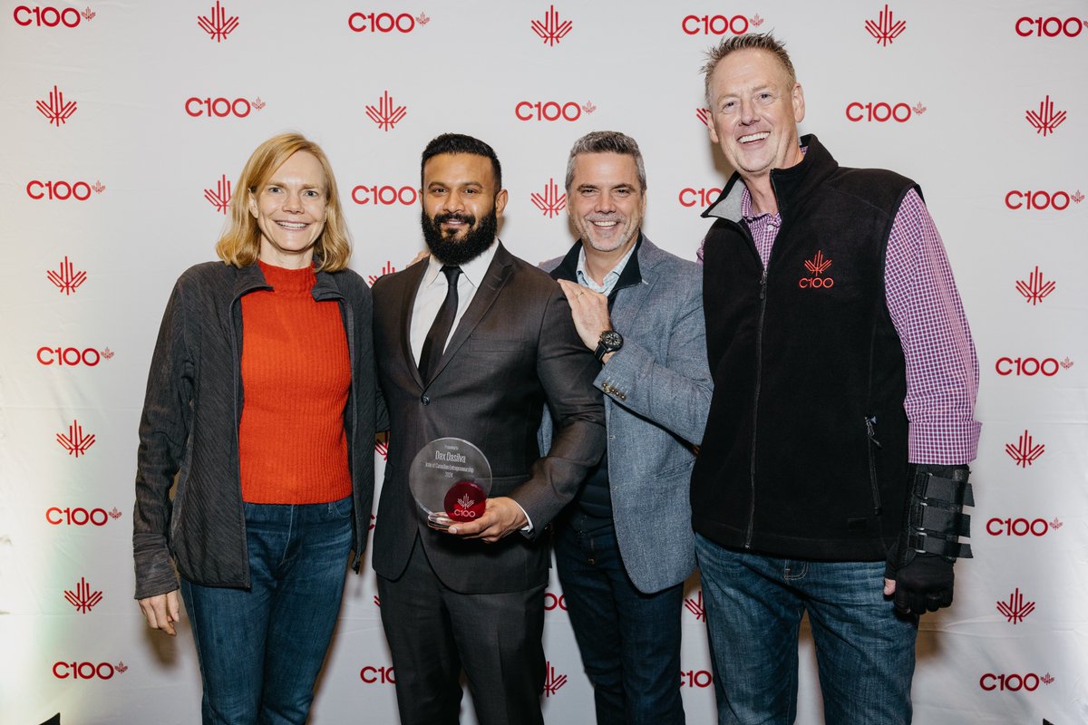 We presented @daxdasilva with the Icon of Canadian Entrepreneurship Award last night at our Growth Summit! Thx @chrisarsenault @inovia for the kind words. Founder of @LightspeedHQ & @ageofunion Dax is a visionary leader and we are excited to honour him