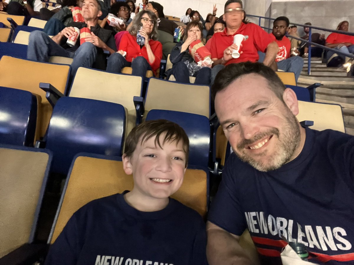 jmvlsu's tweet photo. #pelicansgameday https://t.co/rAxh94Qov3
