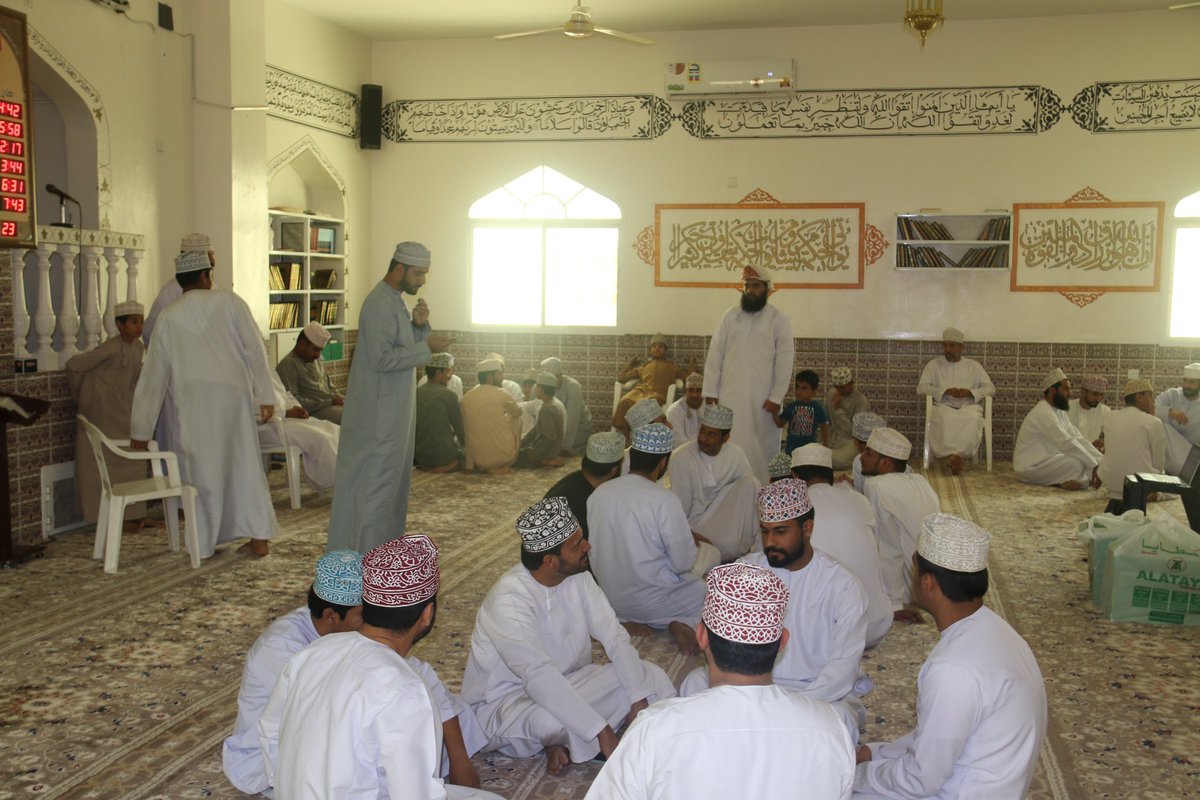 qabas1981's tweet photo. أختُتِمت مساء الجمعة المسابقة الثقافية الرمضانية بفريق القبس - بلدة الحليو - بفوز المجموعة ( الأولى). حيث تقام المسابقة كل يوم جمعة طوال شهر رمضان بمشاركة أهالي البلد بتنظيم اللجنة الثقافية بالفريق تحت إشراف كلاً من أ. موسى العامري. محمود العامري. 

#اللجنة_الإعلامية_بفريق_القبس. https://t.co/MA1CXxAJkR