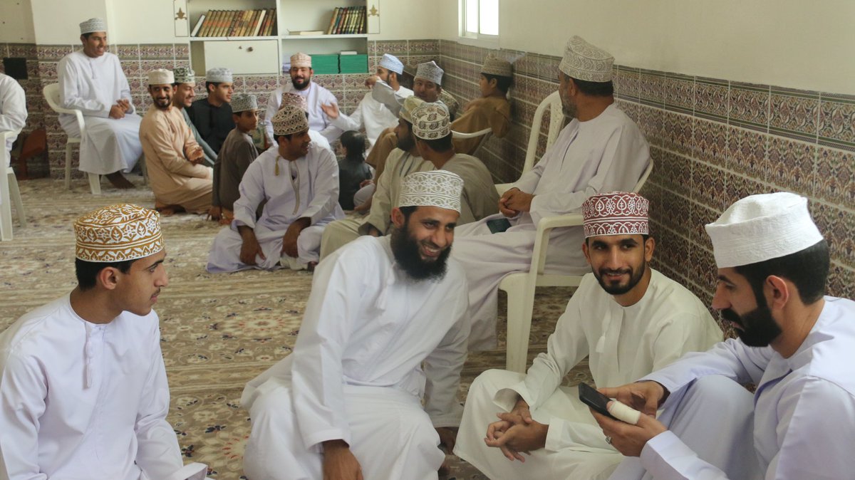 qabas1981's tweet photo. أختُتِمت مساء الجمعة المسابقة الثقافية الرمضانية بفريق القبس - بلدة الحليو - بفوز المجموعة ( الأولى). حيث تقام المسابقة كل يوم جمعة طوال شهر رمضان بمشاركة أهالي البلد بتنظيم اللجنة الثقافية بالفريق تحت إشراف كلاً من أ. موسى العامري. محمود العامري. 

#اللجنة_الإعلامية_بفريق_القبس. https://t.co/MA1CXxAJkR