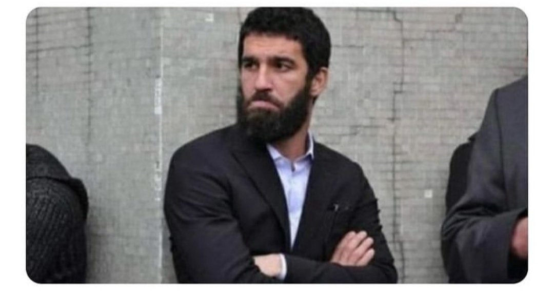emretstc's tweet photo. Tıraşı bayrama denk getirelim diye saç sakal şu hale geldi https://t.co/pBo3eDNVc0