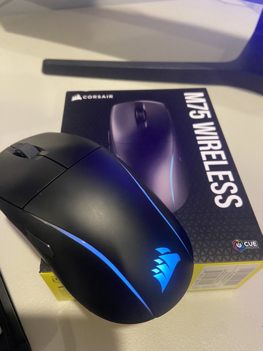 Shoutout to @CORSAIR for the M75 Wireless mouse, finally a mouse I can use in my left hand🔥