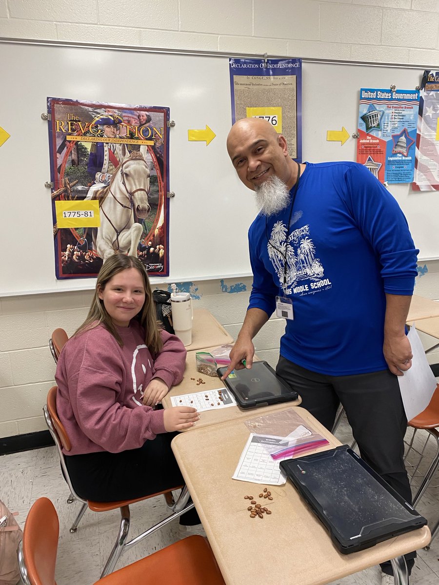 STAAR Review for Social Studies is going well at Morris with some bingo! ⁦@McAllenISD⁩ ⁦@stallions045⁩