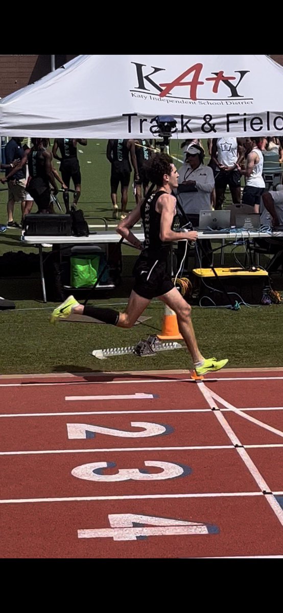 District Meet in the books. Finished 1st in the 800 🥇, 2nd in the 400🥈 &amp; 3rd in the 4x4 🥉. PR’d in the 800 &amp; 400. <a href="/JordanXCTF/">Jordan XC-Track</a> <a href="/MrCoachAllen/">Mabry Allen</a> <a href="/JordanHSAthlet1/">JordanHSAthletics</a>