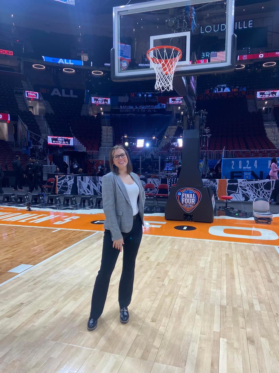 SHSmustangsSB's tweet photo. Alumni spotlight: So proud of @J_karpinsky!! She is with a select group from OSU interning with NCAA tournament productions and running stats for the media tonight. Few years ago I remember her talking about wanting to get into sports journalism, and now she’s on the big stage! https://t.co/1aaSlJDOVK
