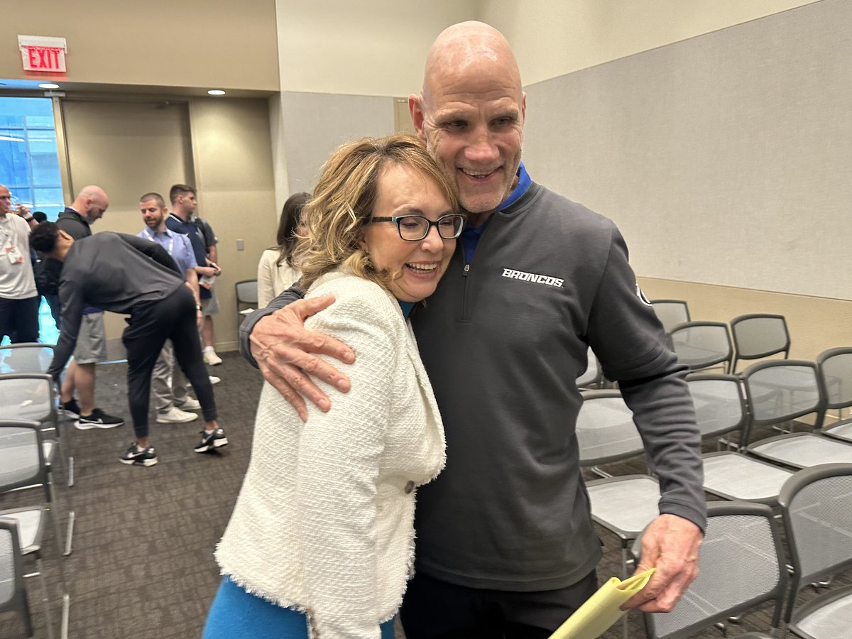 With all eyes on the Final Four this weekend, I was proud to join @RexChapman, survivors, and college basketball coaches for a discussion on ending gun violence hosted by Play Smart. I’m thrilled to see coaches, players, and advocates using their voices to save lives.