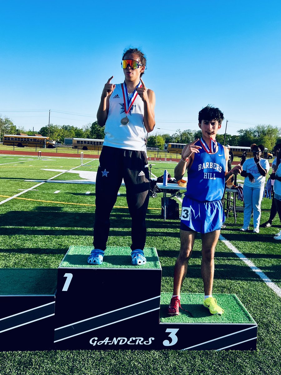 BHHSEagleTrack's tweet photo. 🏆Distance Area Qualifiers🏆
Boys 800-Julio, Aubrey
Boys 1600-Aiden, Tyler, Tanner
Boys 3200-Aiden, Aubrey
Girls 800/1600-Avery
@BH_Athletics @cfudge33 https://t.co/14JaR3ZQsa