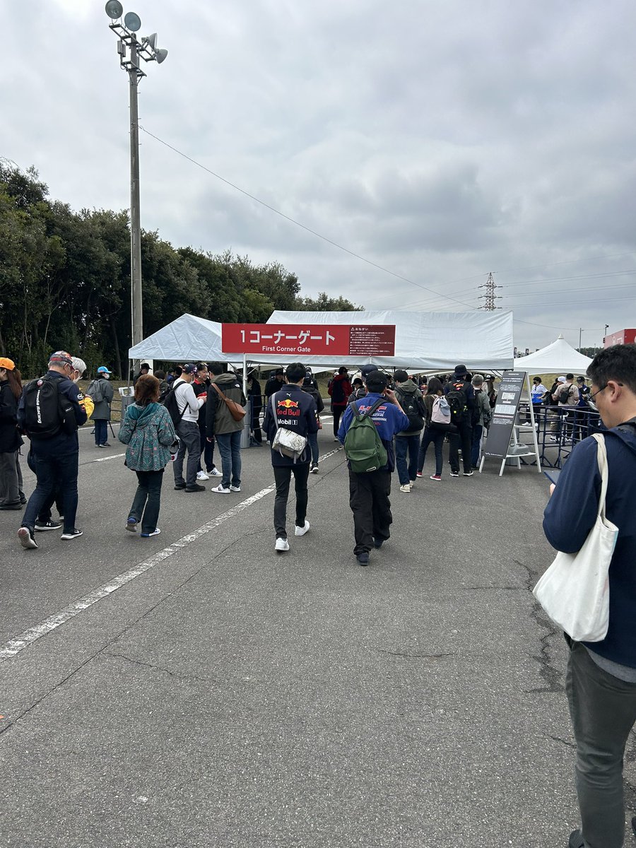 ralfsan's tweet photo. 到着！QRチケット提示で内心緊張 https://t.co/vjLyU1kX29