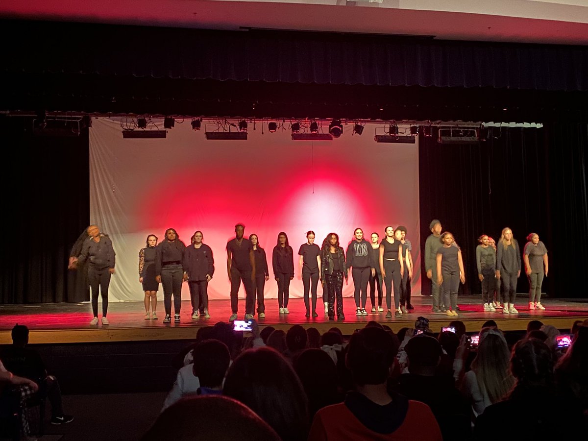 CaitlynParris's tweet photo. Amazing performances at the BHS Dance showcase! Love supporting my friend @MsNoon20 💖 and many amazing students! https://t.co/RGp7sgzv72