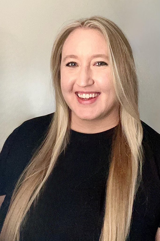We are excited to announce Sami Hansen as Bennington Volleyball’s new head coach! 

Coach Hansen is a Bennington alumni and is very excited to return to her Alma Mater.