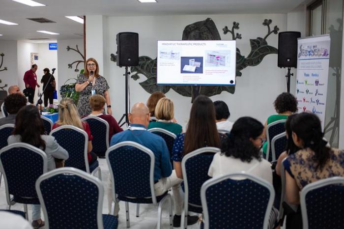 Productos líderes de la biotecnología cubana presentes en BioHabana 2024.
El Centro de Ingeniería Genética y Biotecnología, el Instituto Finlay de Vacunas y el Grupo Empresarial Labiofam presentaron sus productos más importantes en BioHabana 2024
Autor: Redacción Nacional 
#Cuba