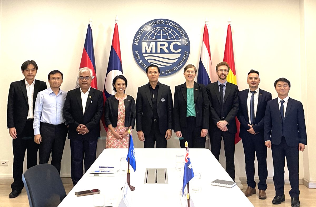 CEO Anoulak Kittikhoun received a visit from Ms. Michelle Chan, Deputy Secretary for South and Southeast Asia and Head of the Office of Southeast Asia at the Department of Foreign Affairs and Trade 🇦🇺 and Ms. Megan Jones, the new 🇦🇺 Ambassador to Laos. 👉 bit.ly/4azufWi