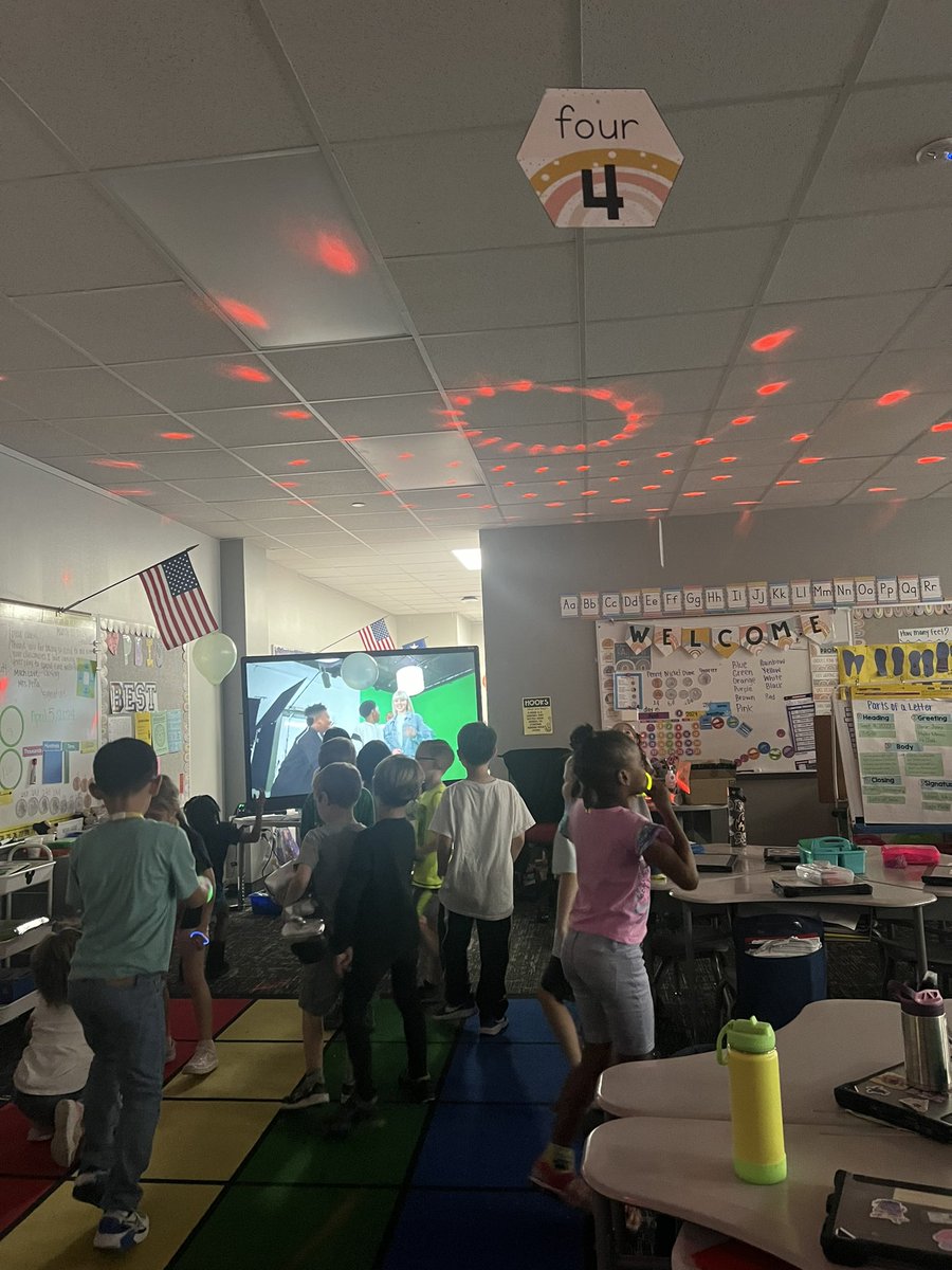 FunWithMrsPena's tweet photo. We had a great week this week. Field day, added bonus silly stringing me for raising so much money for boosterthon, and our glow in the dark dance party! #blackbearkats #bearkatbest @BlackBearkats https://t.co/5AzPuGU8VL