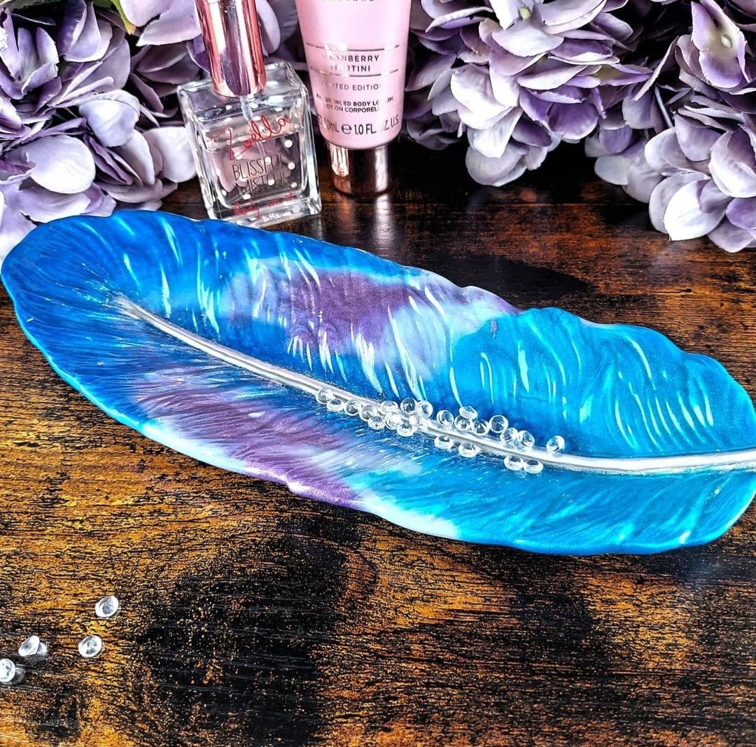 Resinify_'s tweet photo. Today's highlight: 'Azure Ambiance,' a piece where calm meets
creativity. It's the embodiment of what we strive for in every
creation. #CalmCreativity #ResinHighlight https://t.co/U2PNJeQNVx