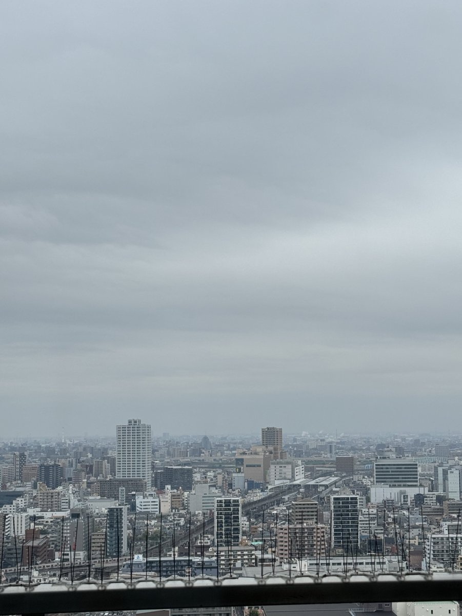 今日も天気悪い。