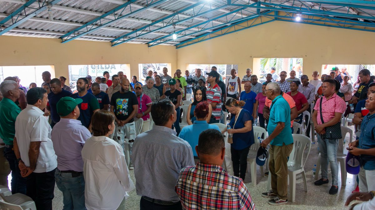EuclidesLaVega's tweet photo. Excelente encuentro de dirigentes en el municipio de Jima Abajo. El equipo ganador engrasando la maquinaria para mayo. #Euclideseguroganador. https://t.co/OBUSIhpxpk