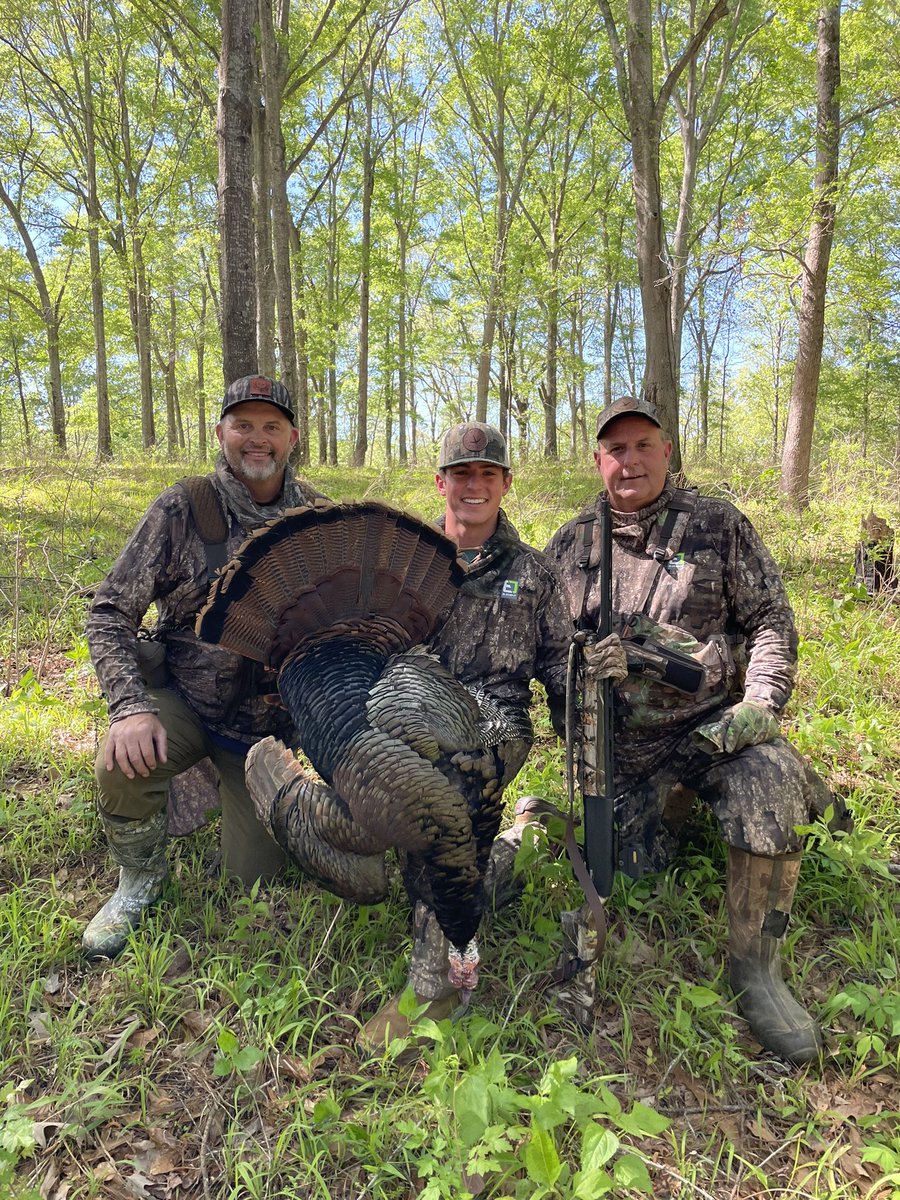 AL afternoon Gold with my buddies the Renfro’s. #cantstoptheflop #bonecollector