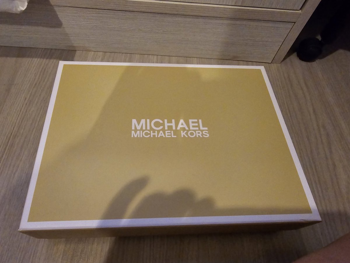CHAAMJA's tweet photo. ผ่อนคลายความตื่นเต้น สปซ.ใจดี @Pumelon1 ฝากแจก

Boxset หมวก + ผ้าพันคอ สุดสวย

รี + กด❤ + เม้นเชียร์อัพติดแท็ก 👇👇

#แอเรีย52อังกอร์Tickets https://t.co/avZxvoHJrc