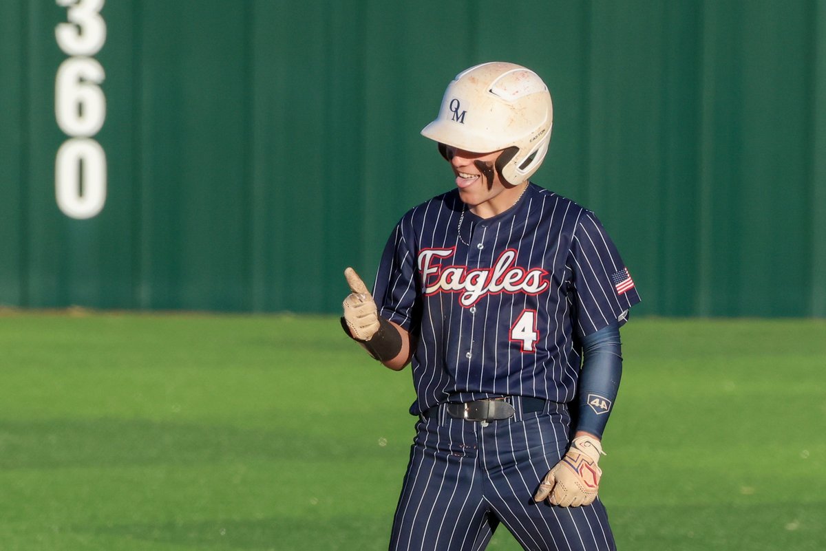 andrewtsimonson's tweet photo. Spain Park and Oak Mountain split their area series as the Jags pulled away late in game one and the Eagles used a solid two-way showing by Kevin Jasinski to take game two.

Story by @traley34 &amp; Photos by @harrisonfamily7: https://t.co/qU2PaecL9s https://t.co/8YBYBjZXIW