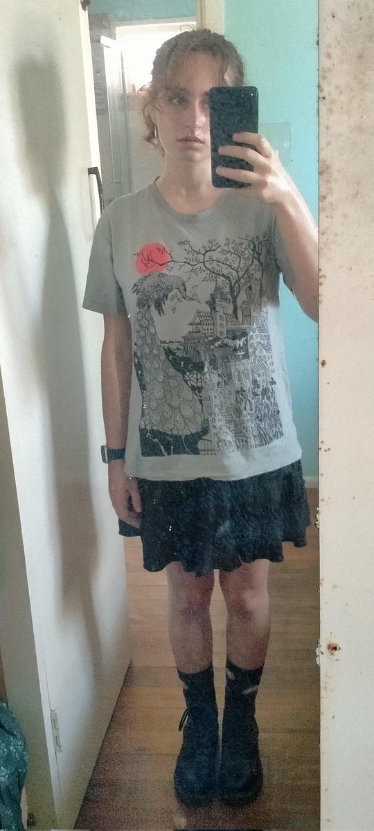 batandrogyne's tweet photo. unpinning when i hit the weight i was in these pics (49kg | 108lb) https://t.co/VZKs5Dof2K