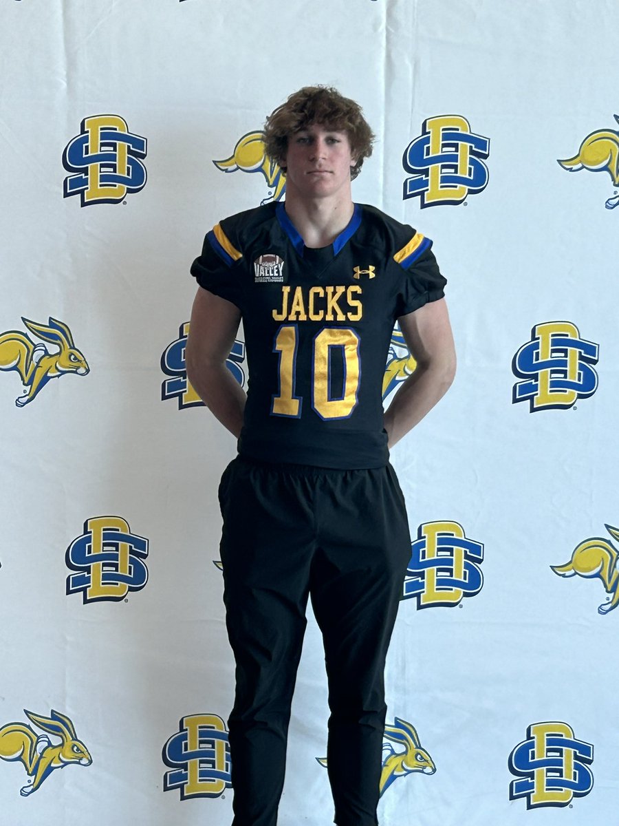 Had a great time @GoJacksFB today! Thanks @CoachBobbit for the invite @PeteMenage @SDSURogers3 @CoachDanMcGuire @EDGYTIM