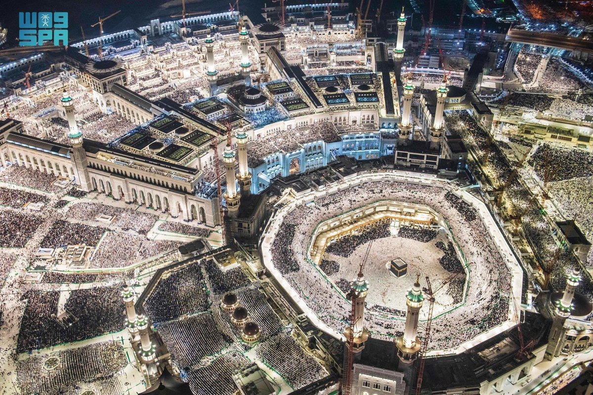 Majestic Kaaba, tonight. 🕋